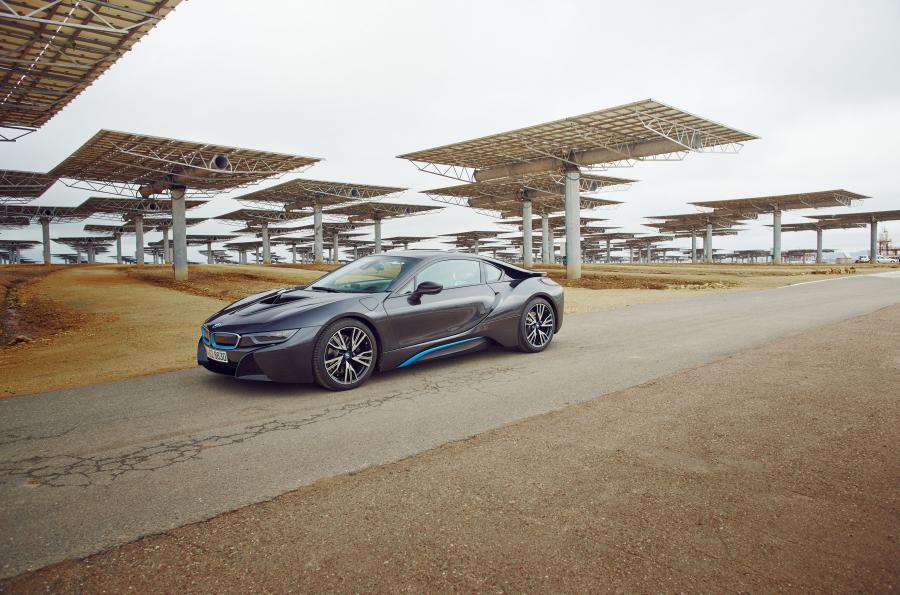  BMW i8 2014 года  (фото 47 из 180)